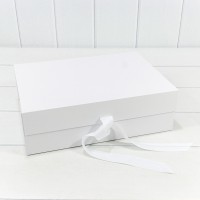 Коробка Прямоугольная 48*35*18 складная на магнитах Белый 1/24 Арт: 721362/417