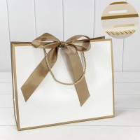 Пакет подарочный с лентой 32*26*12 210г Белый 1/10 1/120 Арт: 000504CA/1