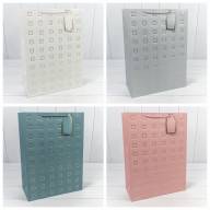 Пакет подарочный с тиснением "Квадратики" (микс) 31*42*15 210г 1/20 1/80 Арт: 000881A - Пакет подарочный с тиснением "Квадратики" (микс) 31*42*15 210г 1/20 1/80 Арт: 000881A