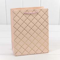 Пакет подарочный "Ромб" Розовый 18*23*10 210г 1/20 1/160 Арт: 000391E/9